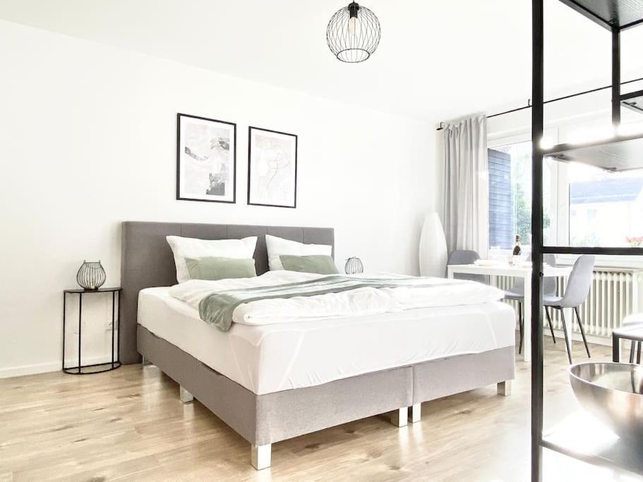 רויטלינגן Top-Apartment Mit Parkplatz Und Balkon מראה חיצוני תמונה
