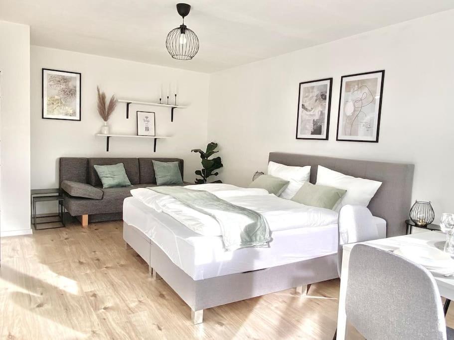 רויטלינגן Top-Apartment Mit Parkplatz Und Balkon מראה חיצוני תמונה